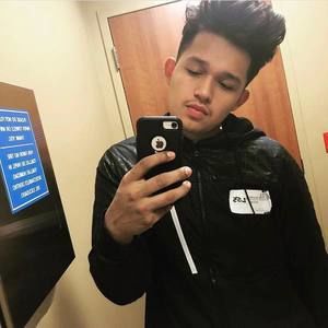 Meet your Posher, Victor